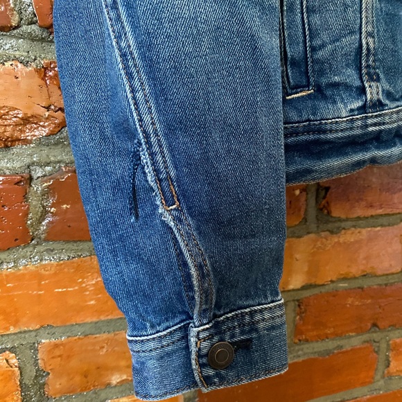 AE Cropped Denim Jacket - Picture 2 of 6